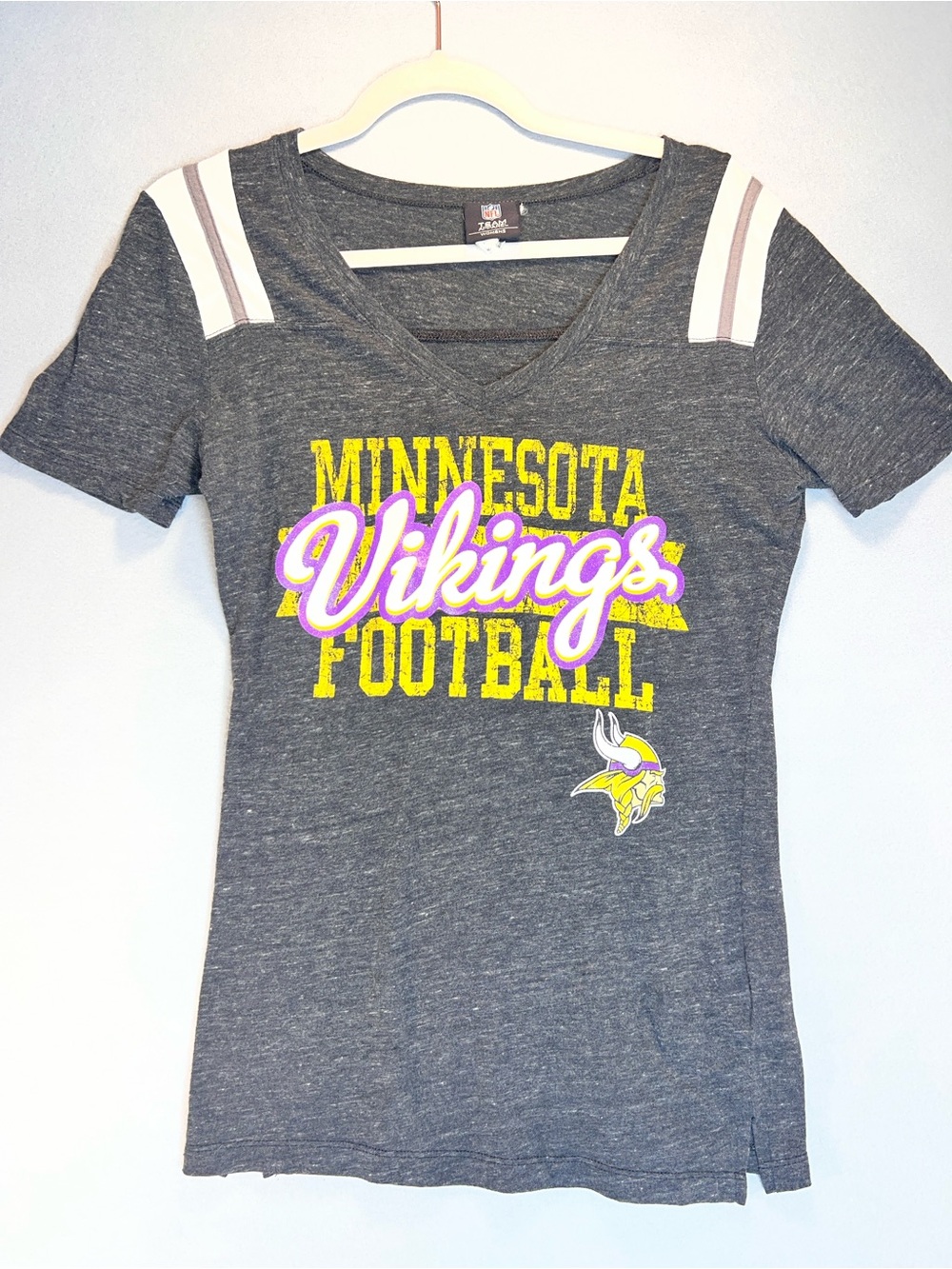 Minnesota Vikings NFL Team Apparel Womens Small Raglan Sleeve T Shirt Gray
